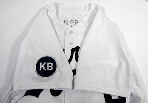 2022 Детройт Тайгърс Роби Гросман 8 Пусната в игра Бяла риза El Tigres KB P 2 - Използваните в играта тениски MLB